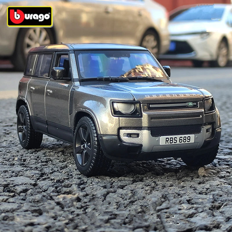 Bburago 1:24 Land Rover Defender 110 SUV Alloy Car Model Diecast Metal Off-road Vehicles Car Model High Simulation Kids Toy Gift